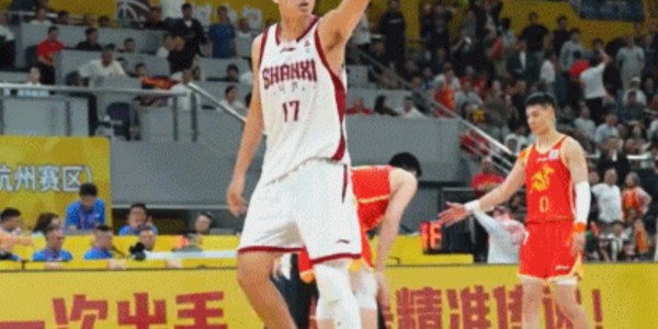 kaiyun-焦海龙G1赛后与球迷争执，CBA官宣被罚3万，G2激烈对抗仍将继续！
